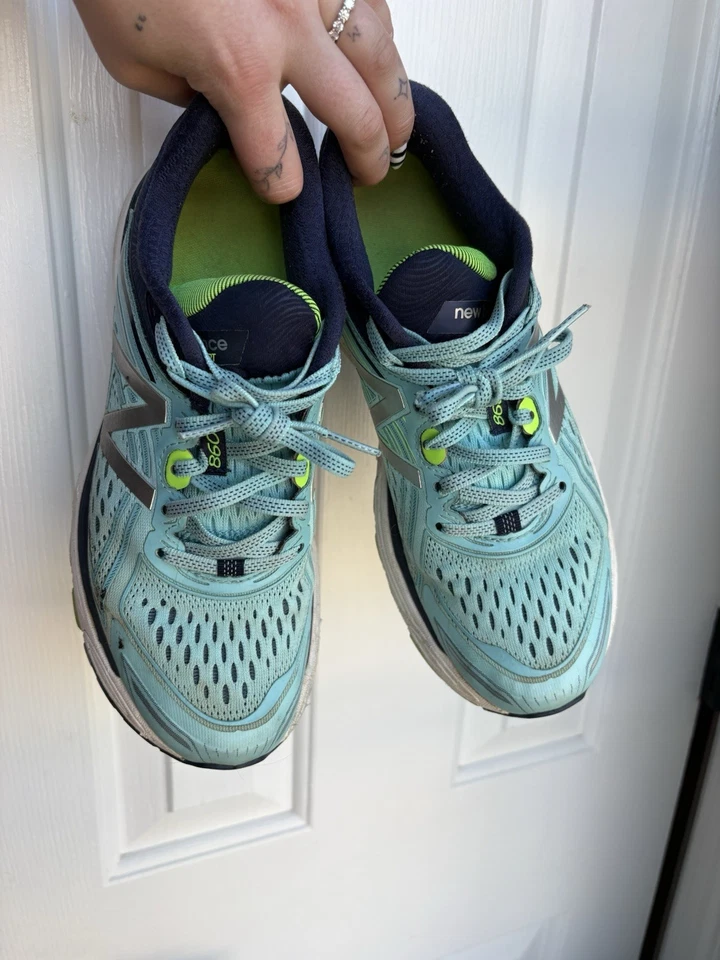 Zapatos para correr New Balance 880v7 para mujer, talla 9, azul claro Foto 4 de 4