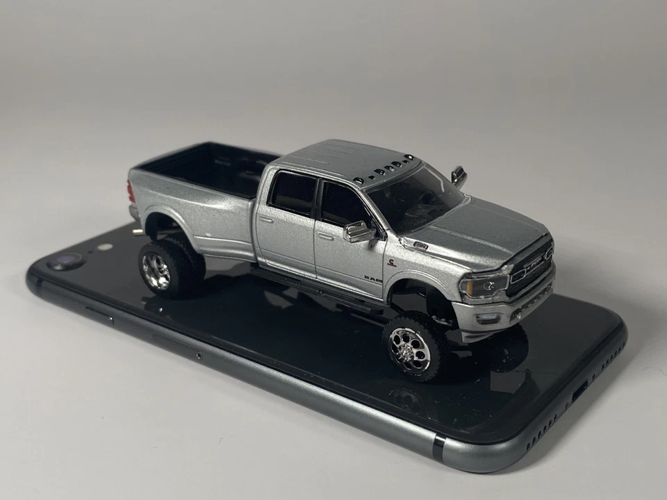 I/64 Customized / Lifted Dodge Ram 3500 Dually Diecast Model Toy Pickup Truck - Image 4 of 4