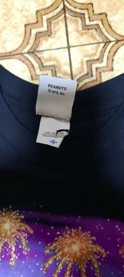 Vintage Charlie Brown Mens Cedar Point Amusement Park Shirt Black Snoopy Size SM - Image 4 of 4