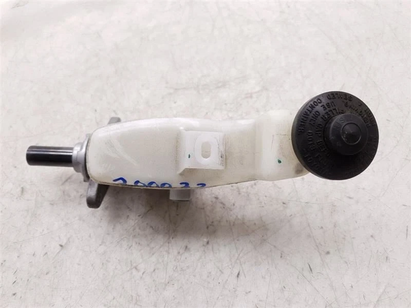 MONTAJE CILINDRO MAESTRO FRENO TRACCIÓN DELANTERA TOYOTA AVALON 13-18 2,5 L Foto 3 de 4