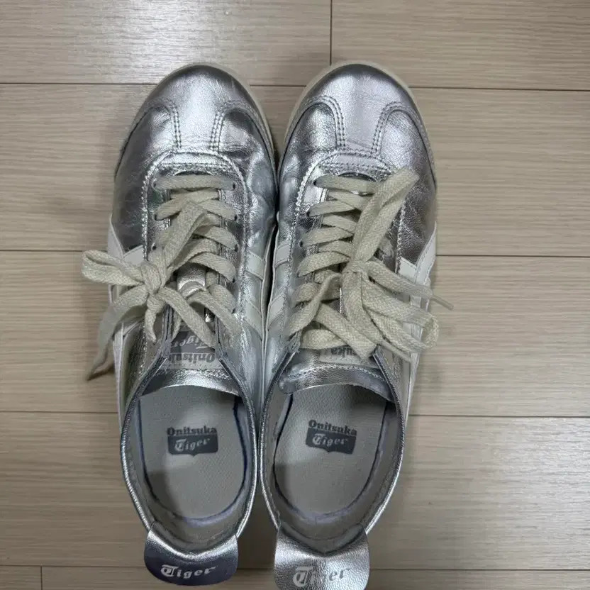 Onitsuka Tiger Mexico 66 Silver Off-White Sneakers - Lightly Used thumbnail 3