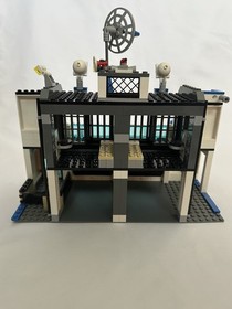 LEGO City Police Station 7498 INCOMPLETE retired set