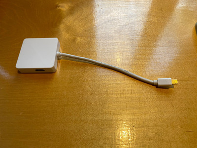 Mini DP (Mini-Displayport) auf DP (Displayport) + HDMI + DVI Adapter