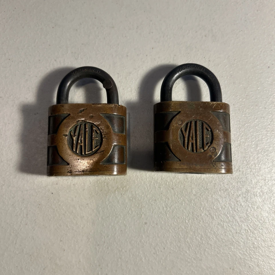 8 candados vintage excelentes - 6 Yale, 1 Miller y 1 Segal - Un candado YALE tiene una llave Foto 3 de 4