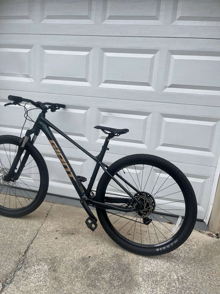 Mountain Bike 29" Dual Suspension 9-Speed Aluminum Frame with Disc Brakes - Image 4 of 4