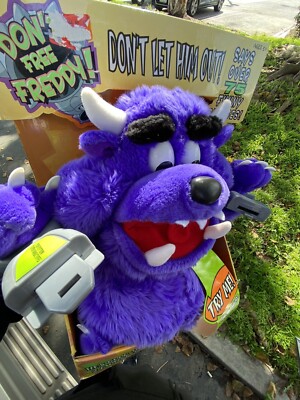 Dont Feed Freddy Talking Purple Plush Monster (Spin Master, 2001