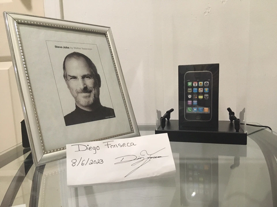 Apple iPhone 3G black 16GB NEW SEALED & SUPER RARE. Original Packaged. Unlocked - Image 3 of 4