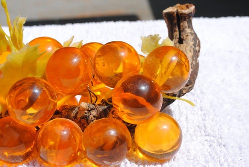 Vtg MCM Lucite Acrylic Amber Gold Grape Cluster Driftwood 12" - Picture 6 of 7