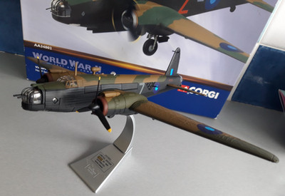 Corgi: Wellington MKX, RAF 99 Squadron Burma 1944, im Maßstab 1/72. Gebraucht.