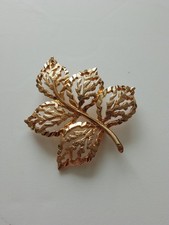 Vintage Signed Sarah Coventry Cov Gold Floral Leaf BROOCH Pin Jewellery