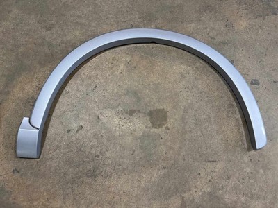 2016-2018 Audi Q3 OEM Front Right Fender Molding Ice Silver LY7G 8U0853718A (TL)