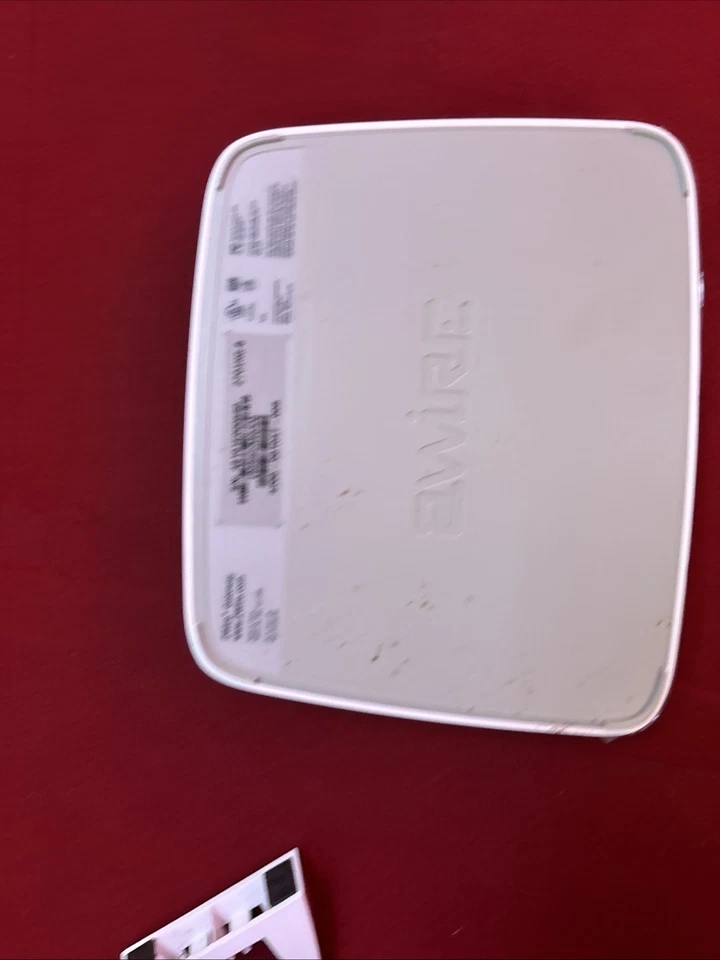 2Wire 2701HG-B AT&T 54 Mbps 4-Port 10/100 Wireless-G Router w/Adapter - Image 4 of 4