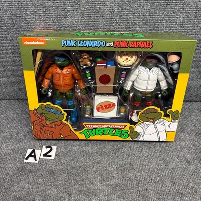 NECA Teenage Mutant Ninja Turtles Punk Leonardo & Punk Raphael 2-Pack Figures