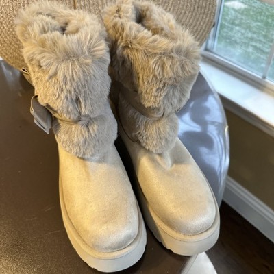  GUESS Dowry2 Women s Boots Beige Faux Fur Platform Rhinestone Bow NIB 10M