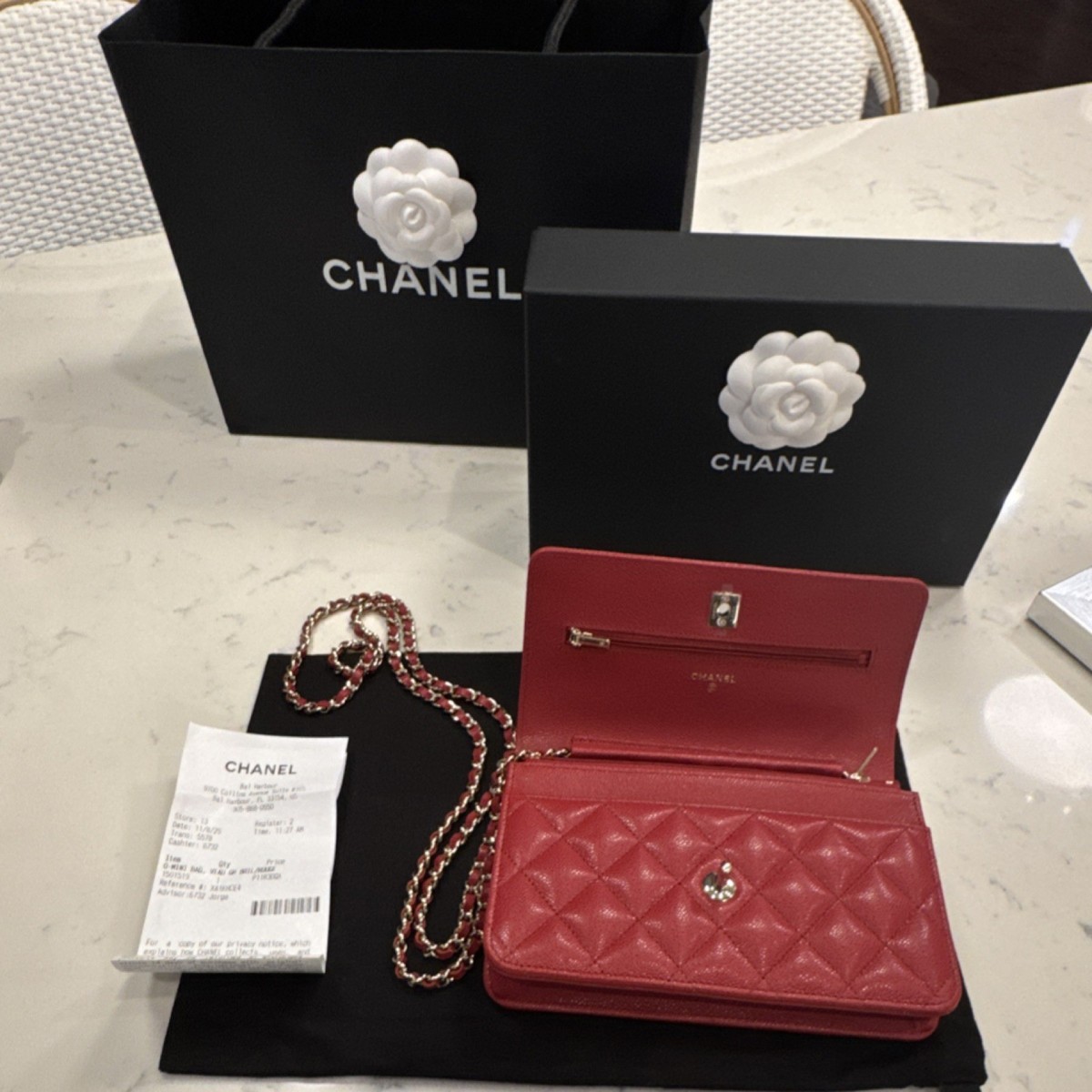 Luxury gift 🎁CHANEL Red Quilted O-Mini Shoulder Bag Chain Gold