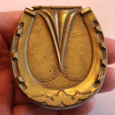 ANTIQUE 1800's AVERY & SON, REDDITCH BRASS HORSESHOE HOOF PIN/NEEDLE CASE/HOLDER