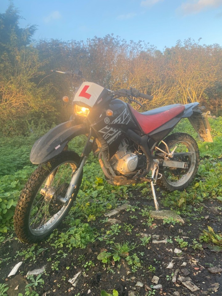 Yamaha Xt 125 R motocross bike trials bike road legal mot 125cc