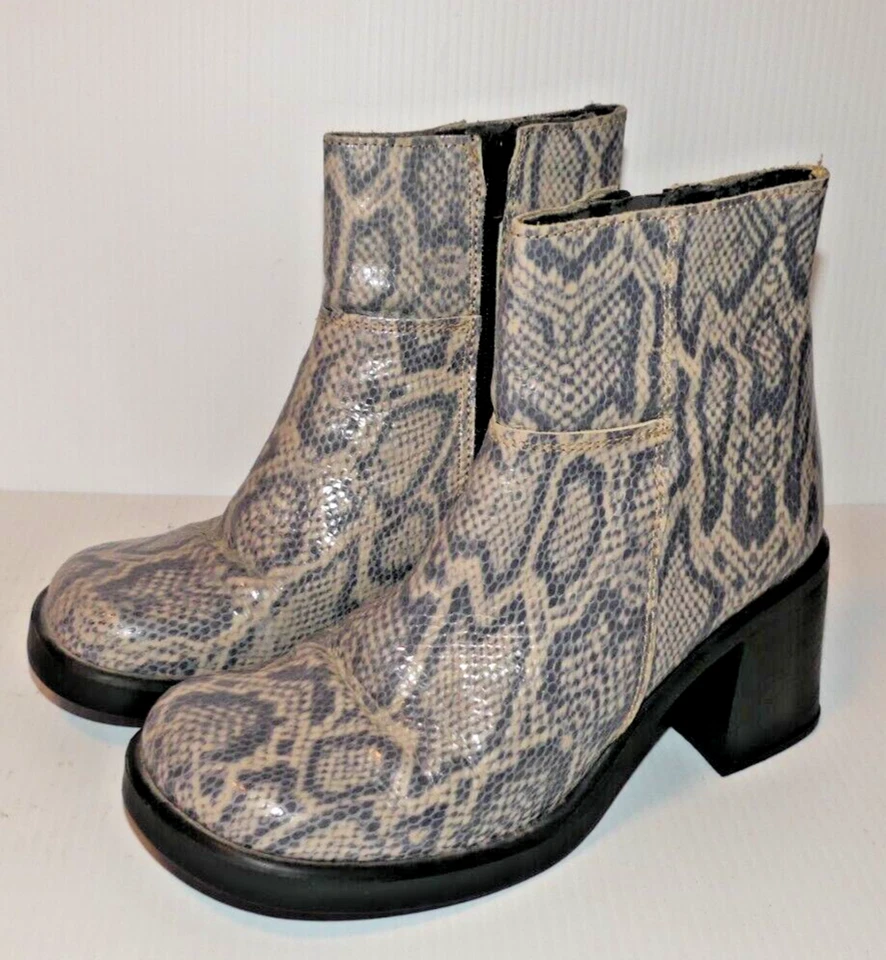 Mujeres Vintage Gruesas y2K Steve Madden Serpiente Estampado Botas Plataforma 39 EE. UU. 8,5 Foto 2 de 4