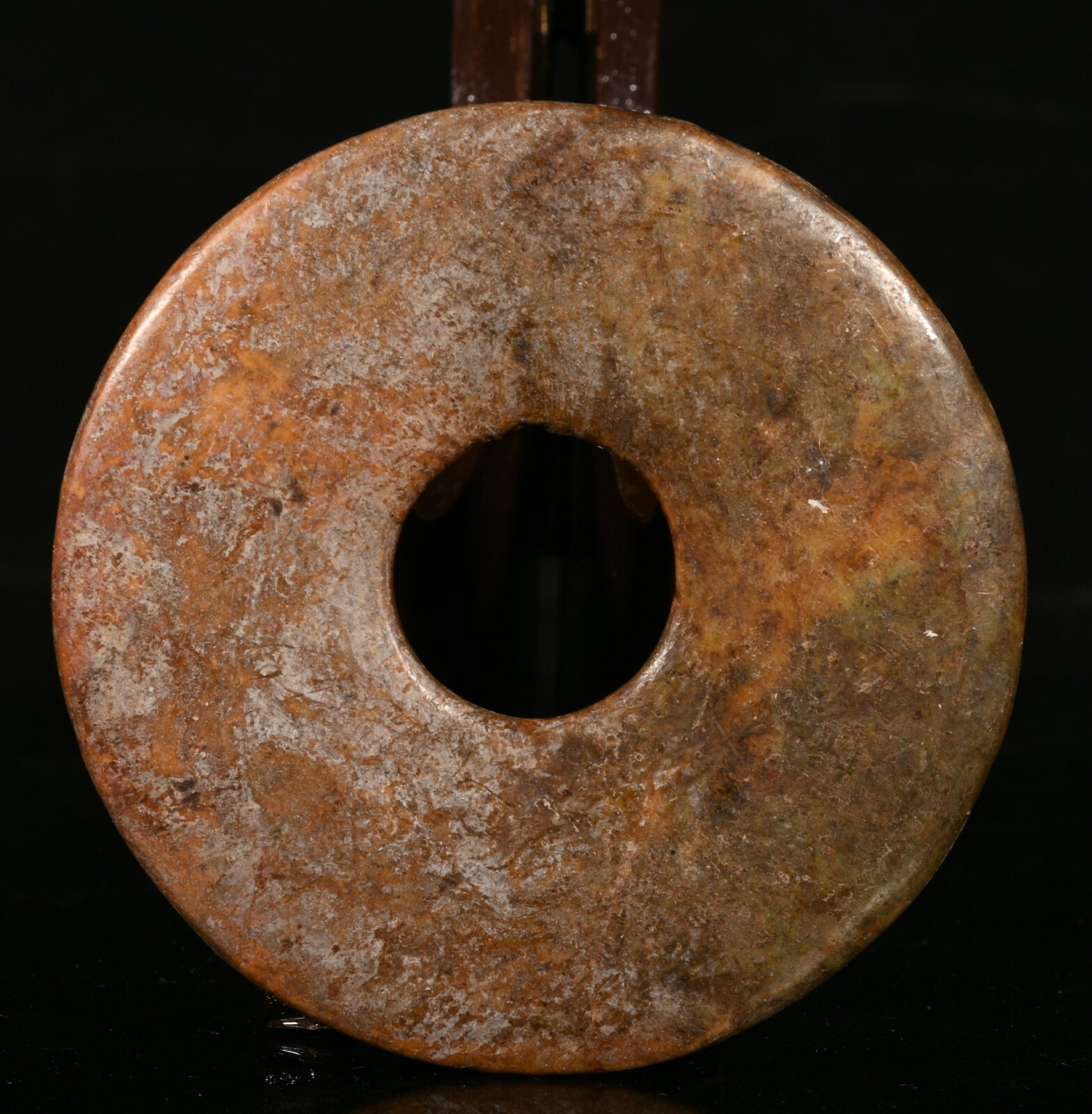 Unique Chinese Old Jade Pure Hand Carving Palace Ping An Buckle Bi Yubi Statue