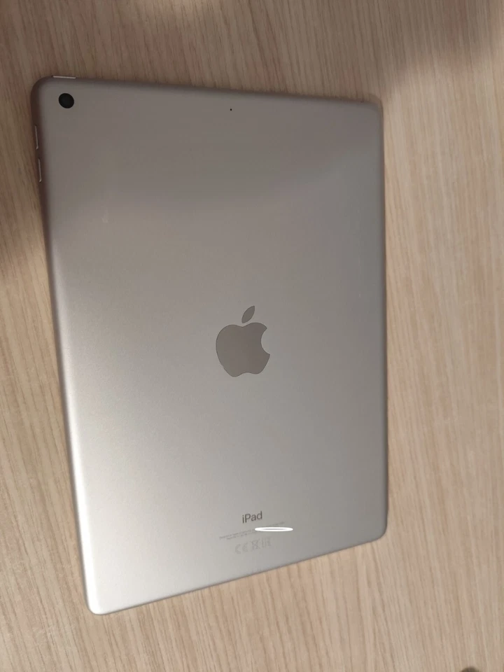 Apple iPad (9th generation) · 64GB · Wi-Fi, foto 1 de 4