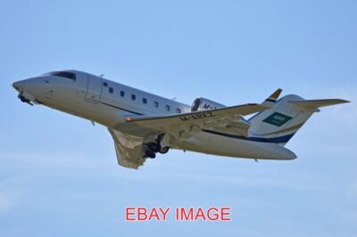 FOTO FLUGZEUG BOMBARDIER CHALLENGER 605 'M-ARKZ' C/N 5879. GEBAUT 2011. OPERAT