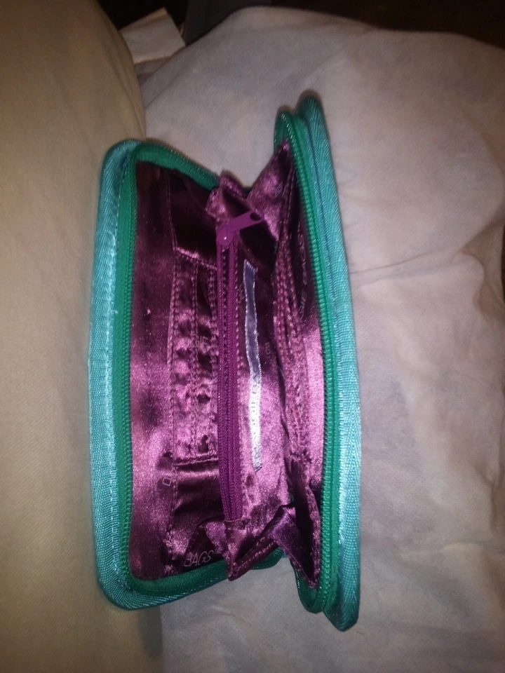 mossimo zip around wallet multi color in perfect condition - Image 2 of 2