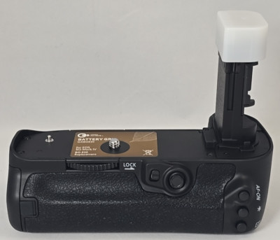Green Extreme GXBGE20 Battery Grip Canon EOS 5D Mark IV DSLR BG-E20 New In Box