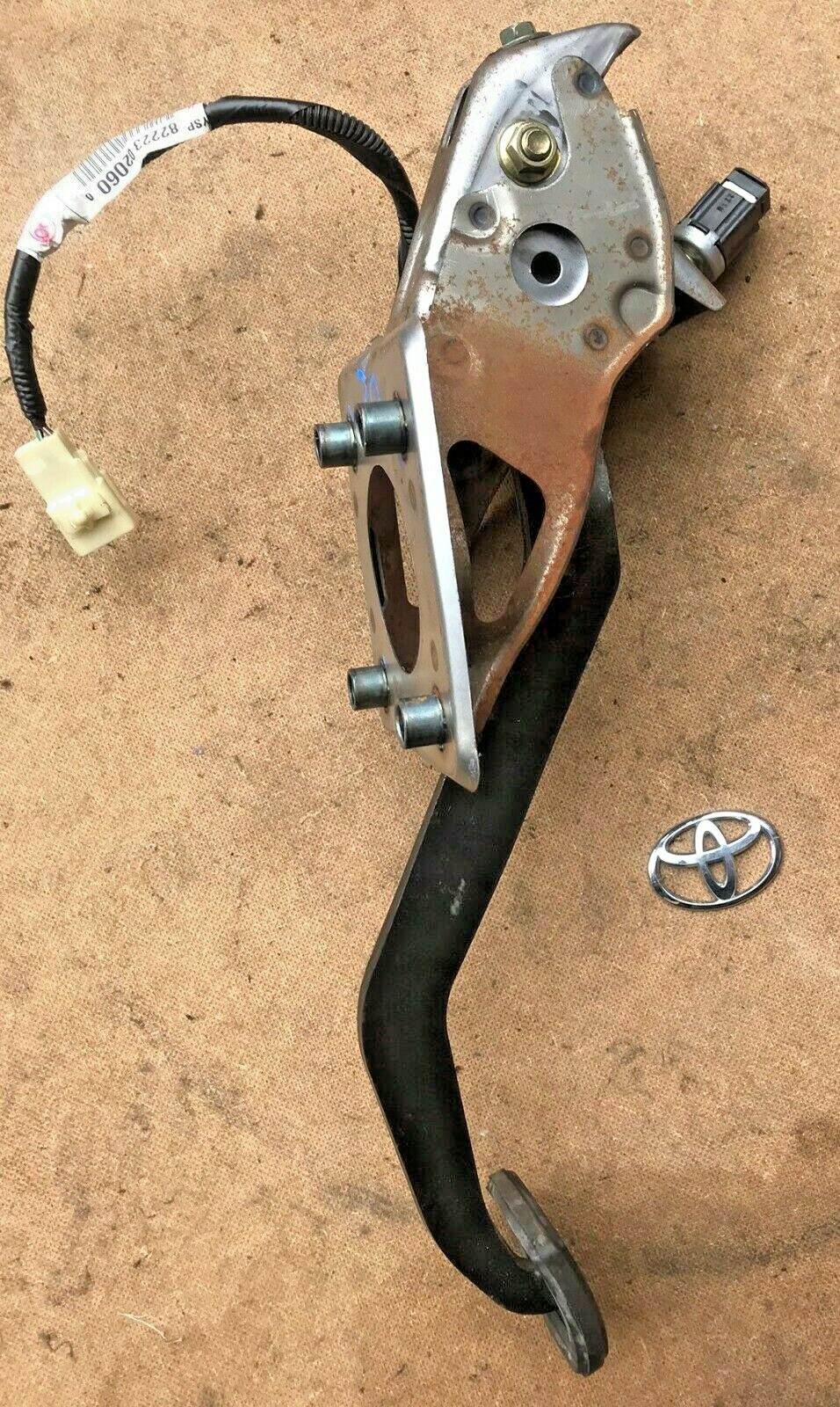 Toyota Corolla E12 (200220032004200520062007) Brake Pedal 4710102090. eBay