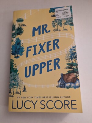 Mr. Fixer Upper #1 And Christmas Fix #2 by Lucy Score (Paperback, Like New)