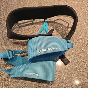 Black Diamond Momentum Rock Climbing Wall Harness Teal Women’s S 27"-30" EUC