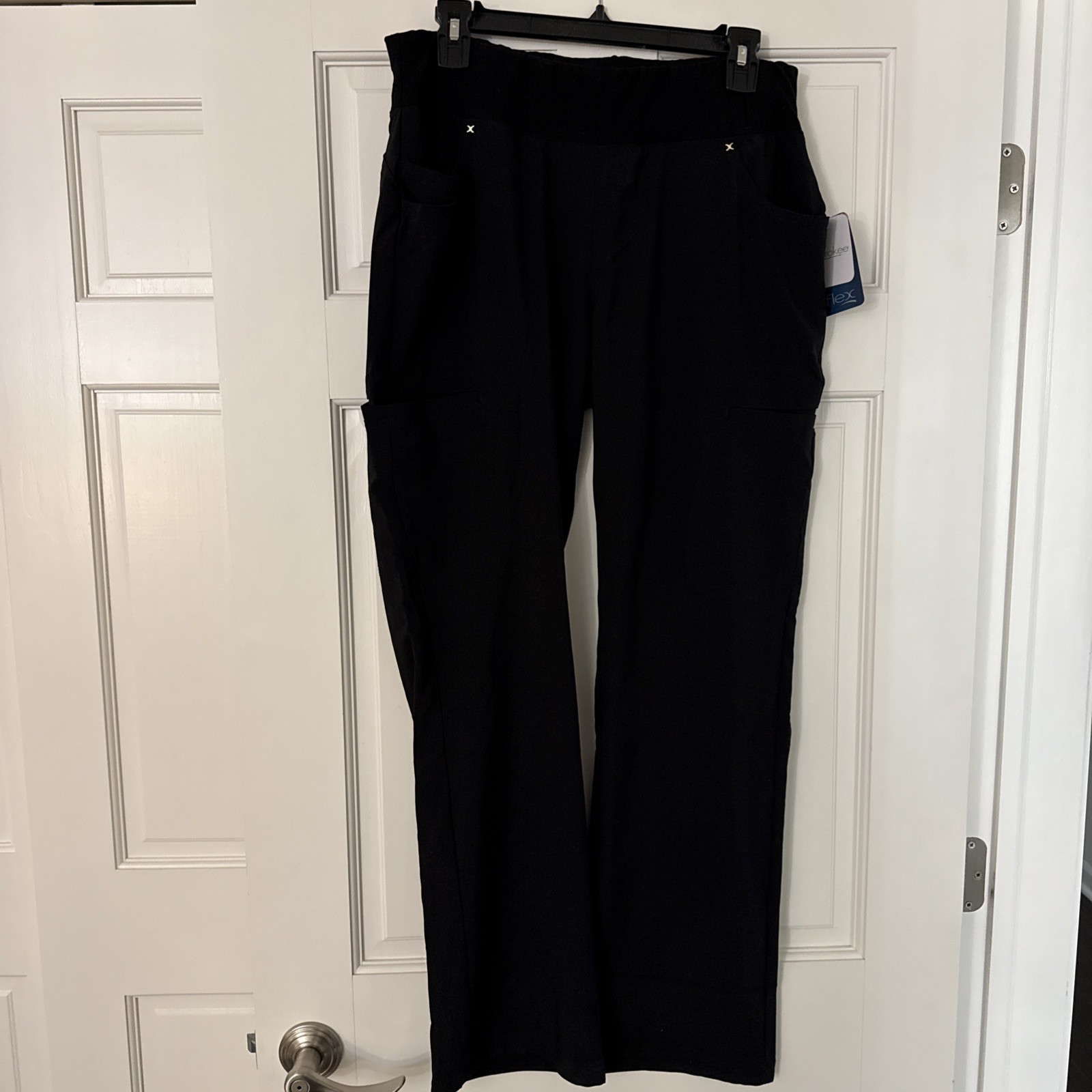 NEW Cherokee Women&rsquo;s iflex Mid-Rise Cargo Scrub Pant Black