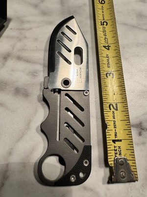 Lightweight BOKER Plus Credit Card Knife - 2.25'' Blade, Titanium Liner & Chain