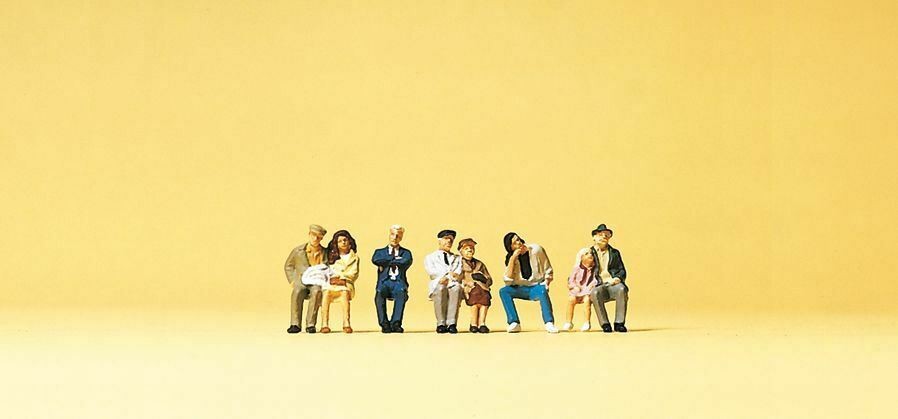 Passengers Seated (9) N gauge Figure Set Preiser 79123