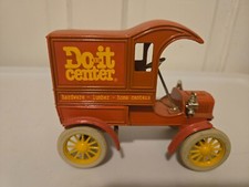 1/25 Scale ERTL 1905 Delivery Car Bank