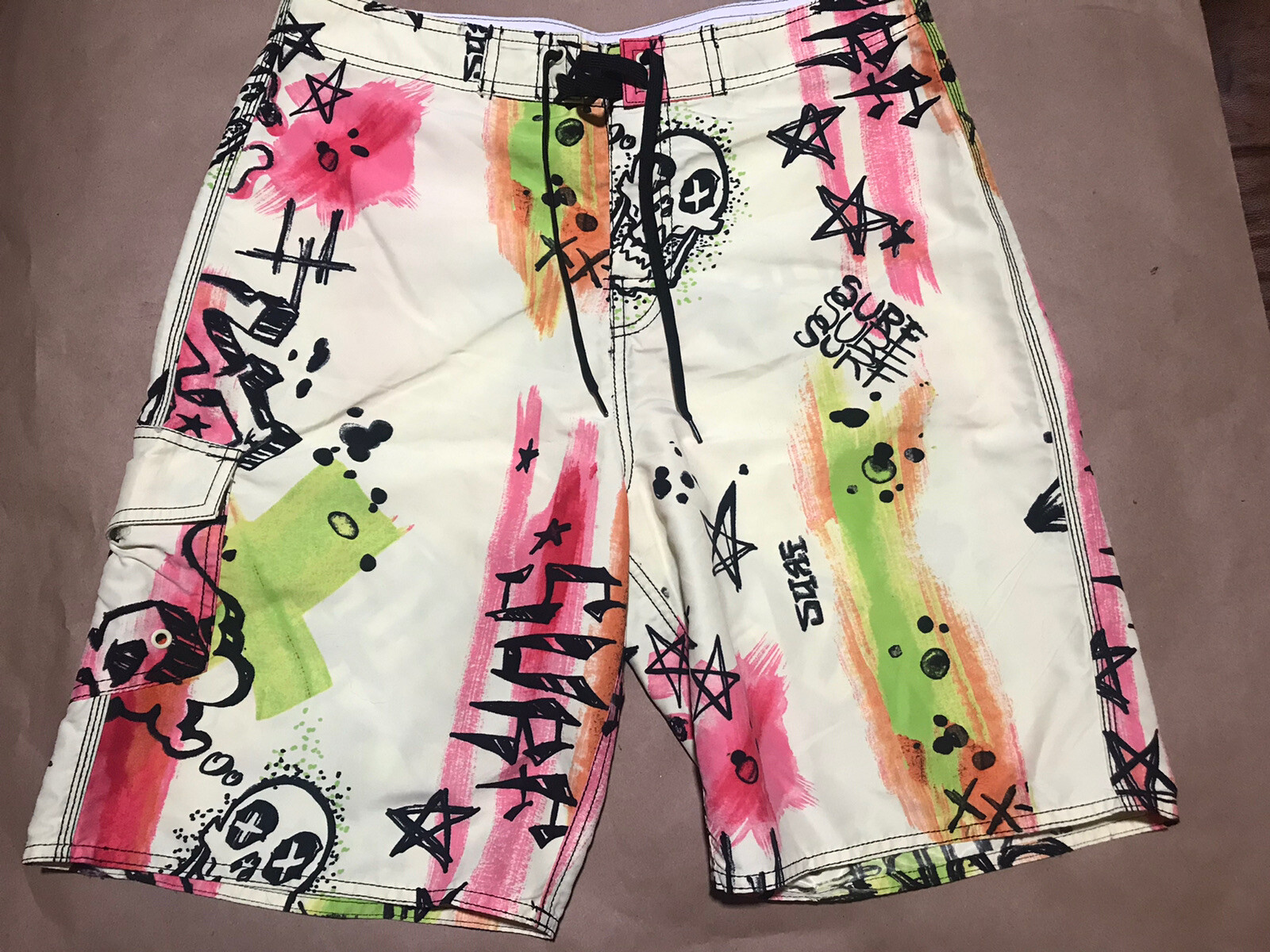NO BOUNDARIES Mens SWIM TRUNKS Skulls SIZE 32 Gem