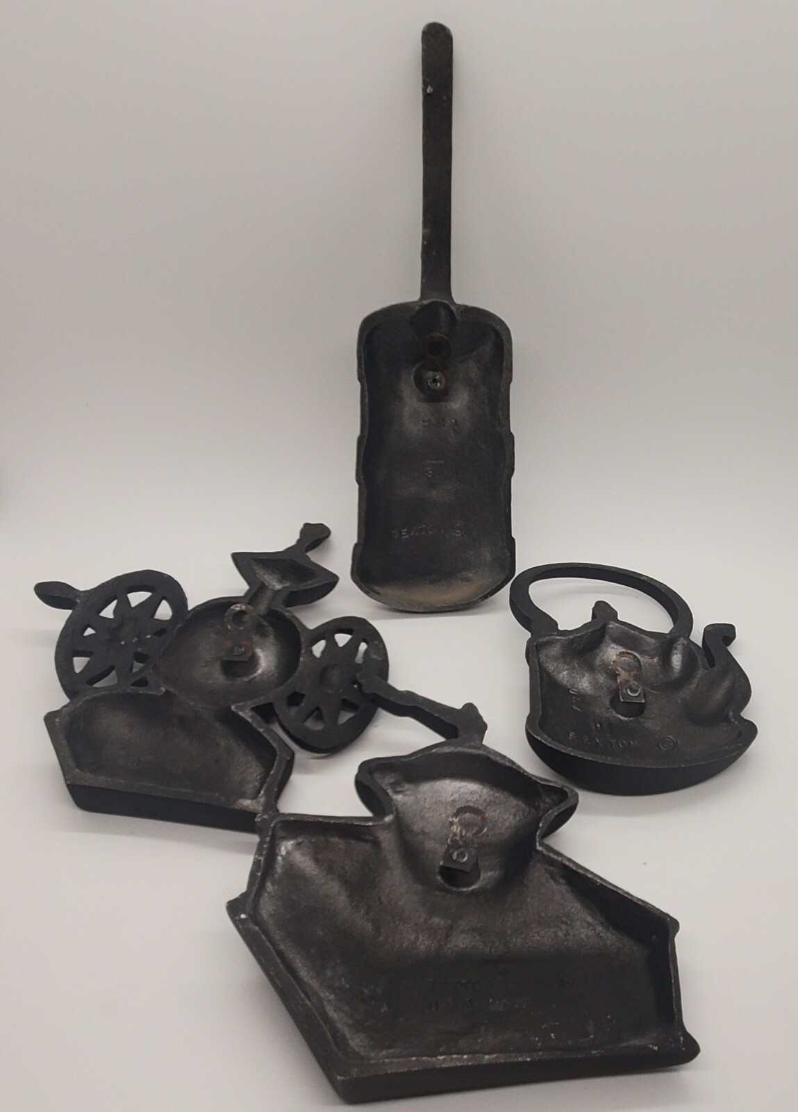 4 Pc Sexton Cast Iron Wall Hangings Kitchen Deco eBay
