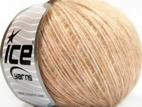 Laines, tricots et fils roses, alpaga