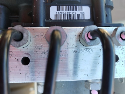 ABS MODULE PUMP HOLDEN Calais COMMODORE VE TRACTION CONTROL UNIT - Picture 2 of 4