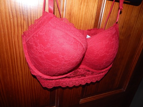 TRUE BY RUE21 PUSHUP LACY RED BRA, UNDERWIRE, HEAVY PADS, SIZE 36 D - Picture 2 of 4