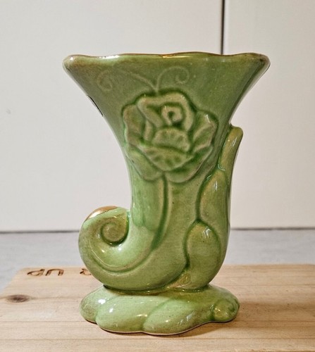 Vintage Apco American Bisque Green And 22 Kt Gold Cornucopia Vase - Picture 2 of 7
