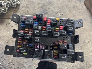 PACCAR FUSE RELAY BOX p27-1164-003