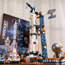 Model Rocket Building Kits Kids 6-14 Space Ship Toys 1065 Pcs Spaceship