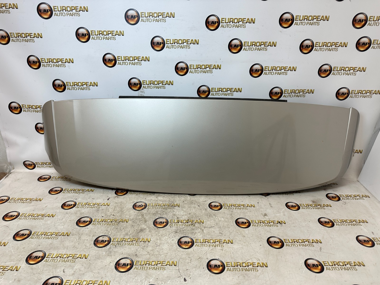 2016-2022 VOLVO XC90 TAILGATE LIFTGATE BACK DOOR ROOF SPOILER & LIGHT OEM *NOTE