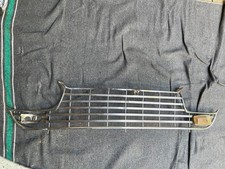 Calandre Peugeot 204