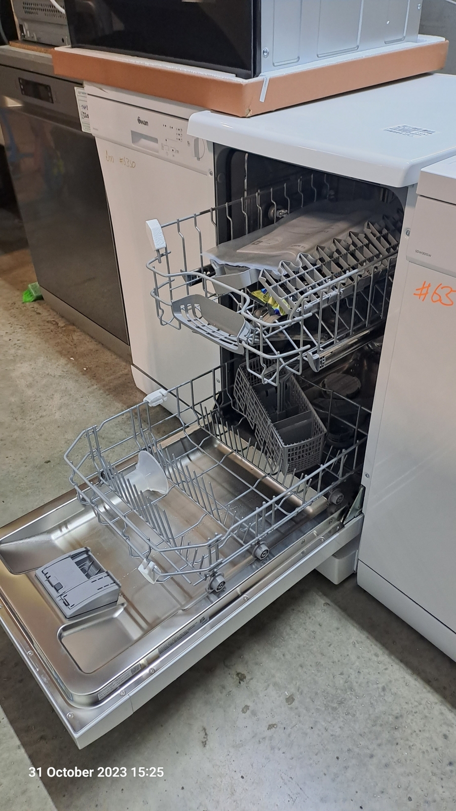 Bosch SPS2IKW04G/11 45cm Freestanding Slimline Dishwasher in White New