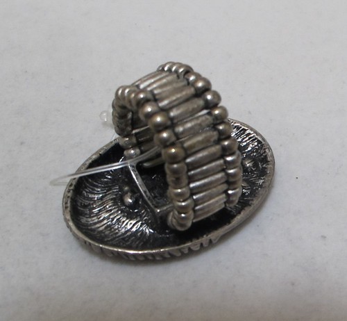 Lovely Bronze Tone Rhinestone Accent Stretch Band Ring Size Medium (7, 8) NWT - Picture 9 of 11
