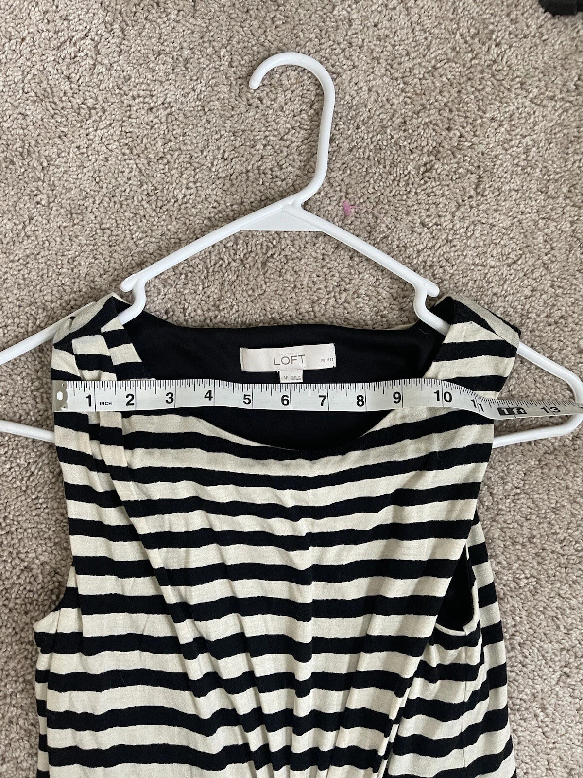 OFF WHITE Abito arricciato senza maniche Ann Taylor LOFT nero spento a righe bianco taglia S P