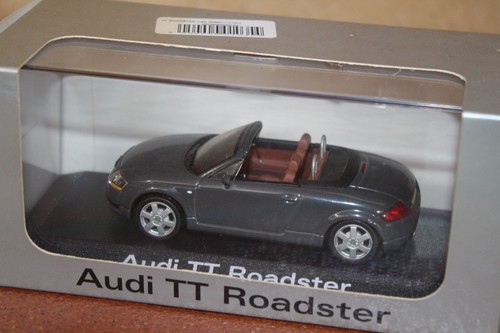 Audi TT Minichamps Roadster 1:43 Grau - 第 1/5 張圖片