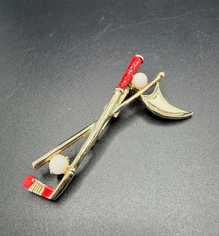 Vintage Golf Themed Gold Tone Pin Brooch Signed GERRY’S Enamel Club Pin Ball