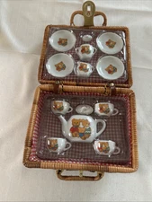 Child's Miniature Ceramic Tea Set in Wicker Picnic Basket Teddy Bears Family VTG